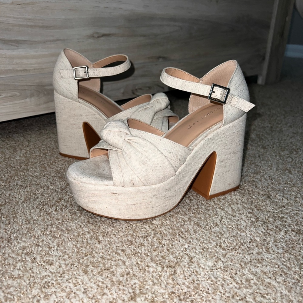 White beige wedges “Copper Key”